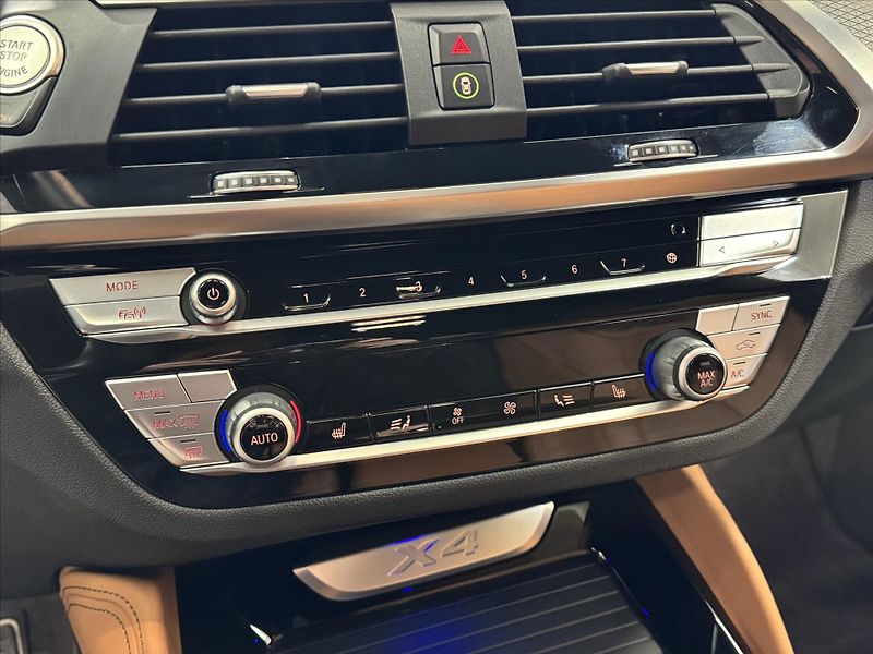 BMW X4 3.0D xDRIVE M-SPORT LED - fotka 14 z 30