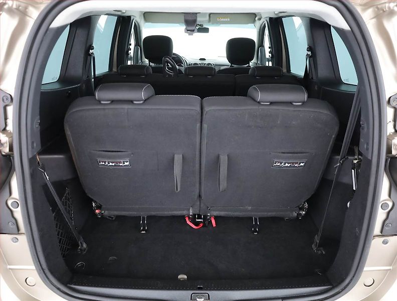Dacia Lodgy (2020) Stepway 1.3 TCe, 7 míst - fotka 18 z 20