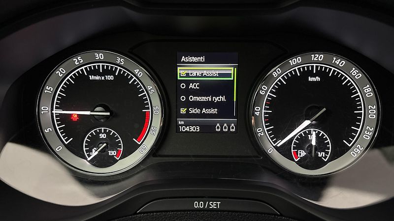 Škoda Karoq 2.0 TDI Style - fotka 10 z 31