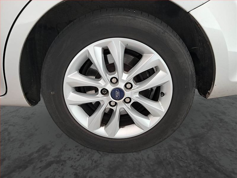 Ford Mondeo (2013) 2.0 TDCi, po STK, Tažné - fotka 15 z 16