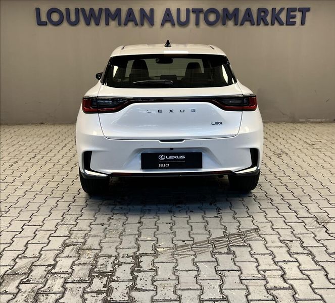 Lexus LBX 1,5 HEV ELEGANT TECH - fotka 12 z 17