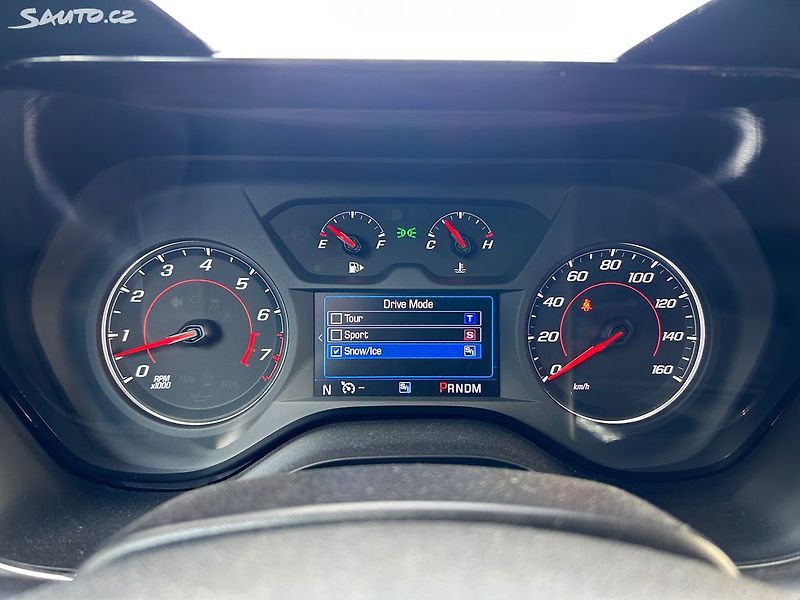 Chevrolet Camaro (2021) 6.2 V8 - fotka 20 z 28