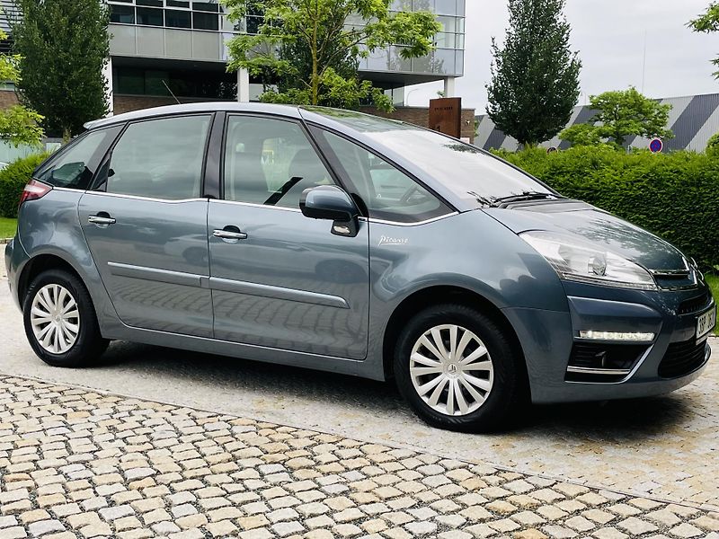 Citroën C4 Picasso 1.6i 88KW MANUÁL LED SENZORY - fotka 9 z 38