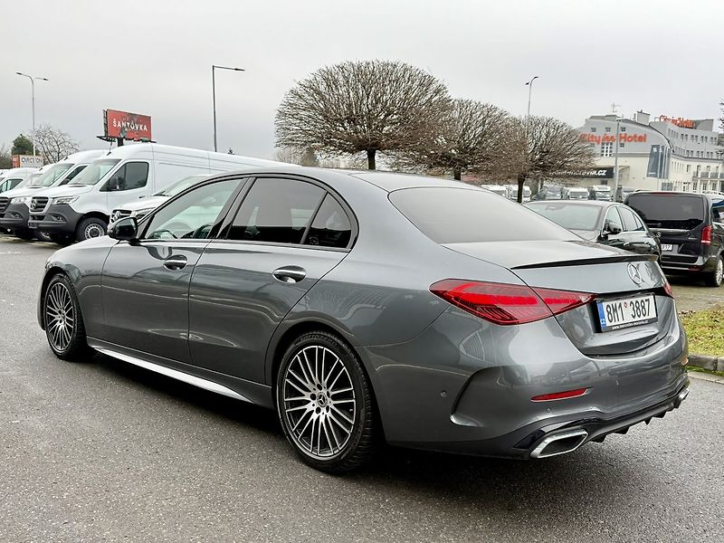 Mercedes-Benz Třídy C (2024) 300 4MATIC - fotka 6 z 41
