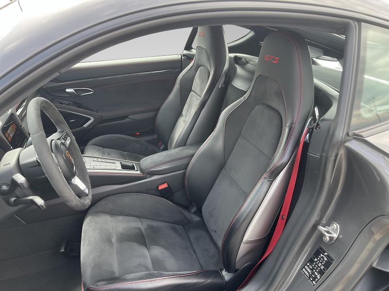 Porsche Cayman GTS - fotka 15 z 27