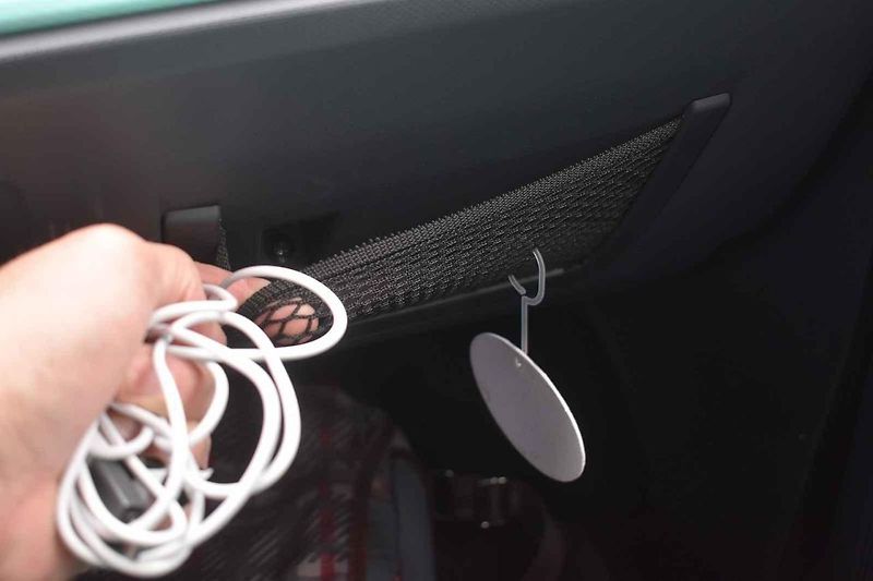 Na venkovských silnicích elektrický Pony stačí tempu okolního provozu