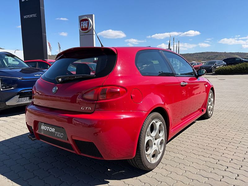 Alfa Romeo 147 GTA 3.2 V6 250k Rosso - fotka 3 z 10