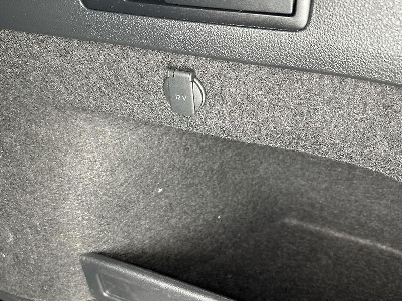 Volkswagen Passat Elegance DSG - fotka 27 z 28