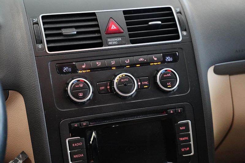 Volkswagen Touran - fotka 21 z 25