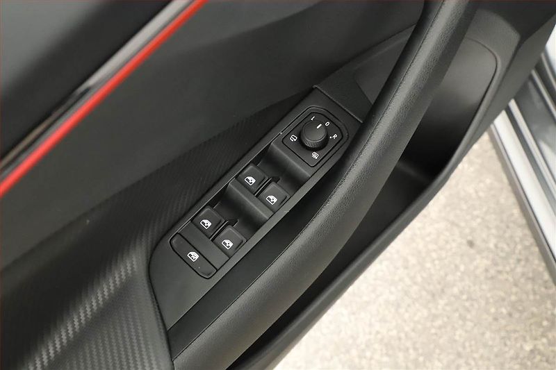 Škoda Kamiq (2025) 1.0 TSI, Monte Carlo - fotka 17 z 19