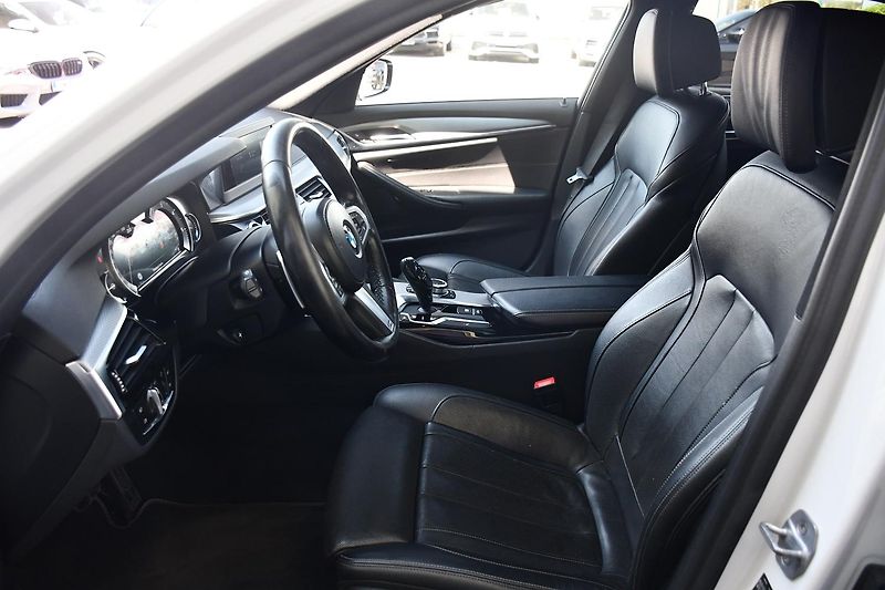 BMW Řada 5 530D M-SPORT 2xKOLA  - fotka 11 z 53