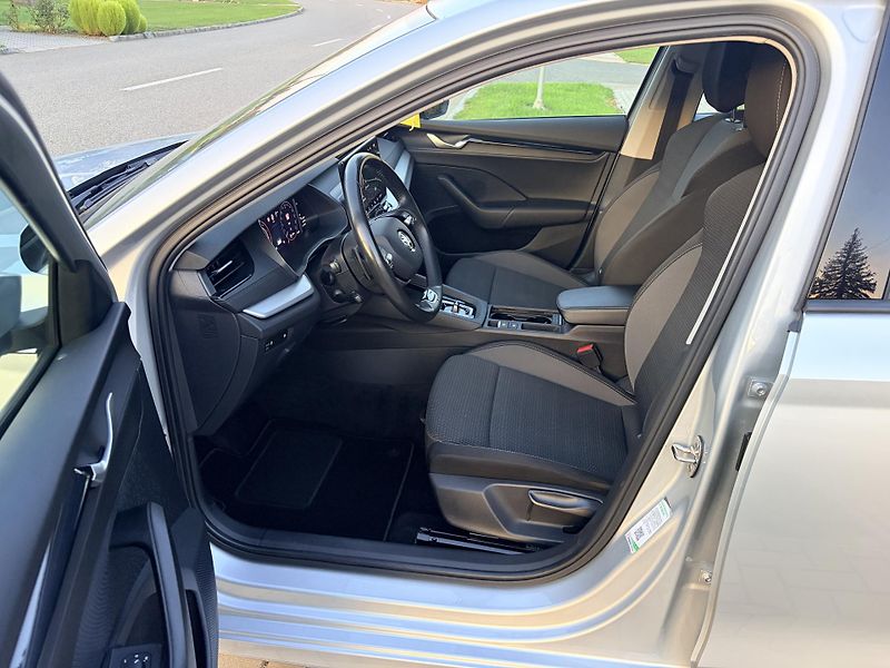 Škoda Octavia 2.0TDI 110KW DSG LED VIRTUAL - fotka 12 z 53