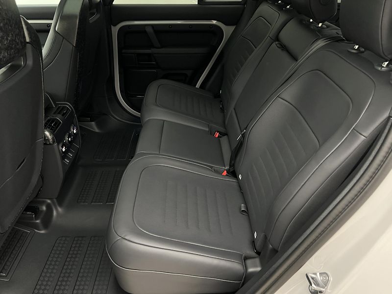 Land Rover Defender (2026) 110 P635 OCTA AWD AUT - fotka 15 z 69
