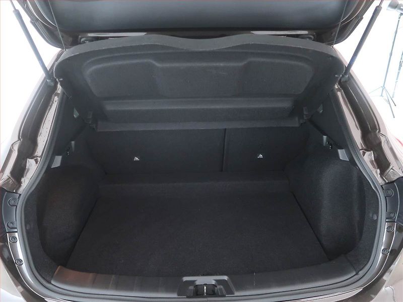 Nissan Qashqai (2021) 1.3 DIG-T, ČR,1.maj - fotka 11 z 16