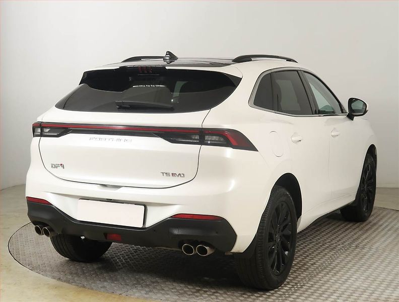 Dongfeng T5 EVO (2024) Luxury 1.5 Turbo - fotka 5 z 27