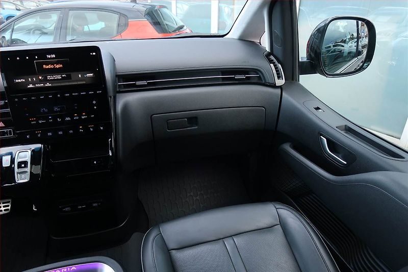 Hyundai Staria (2022) 2.2 CRDi, ČR, 1Maj, DPH - fotka 8 z 21