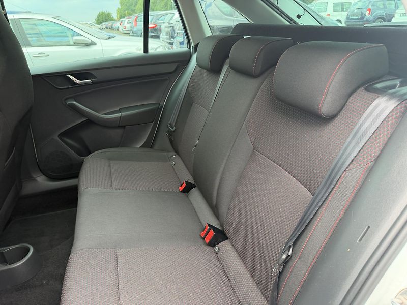 Škoda Rapid 1.2 TSI - fotka 12 z 25