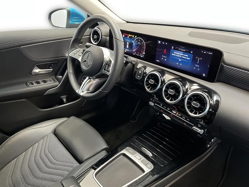 Mercedes-Benz CLA 180d Shooting Brake Progressiv - fotka 19 z 21