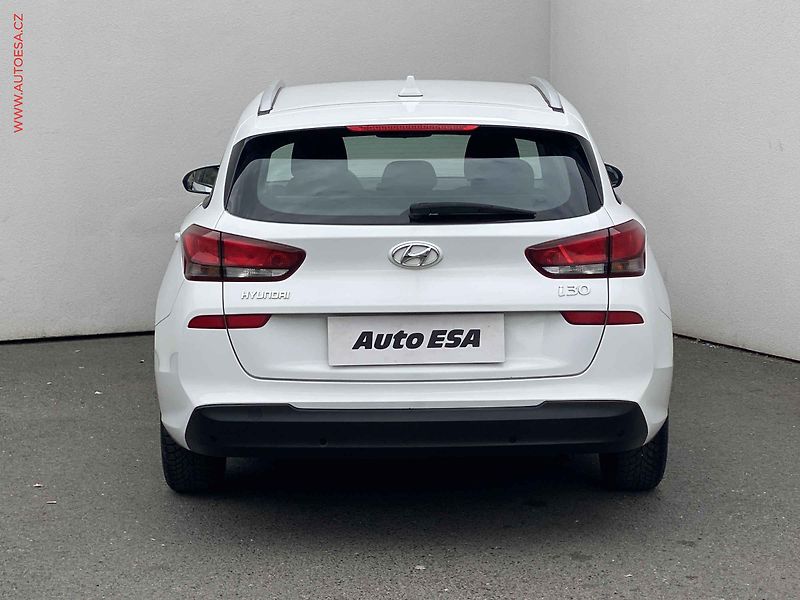 Hyundai i30 (2021) 1.6 CRDi, 1.maj,ČR, Smart, AC - fotka 5 z 16