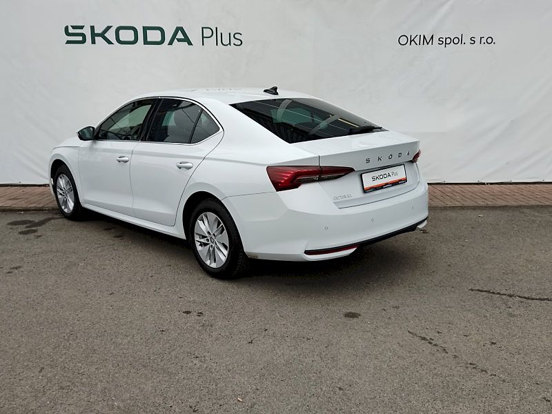 Škoda Octavia (2024) Top Selection 1,5 Tsi 110 kw D - fotka 33 z 37