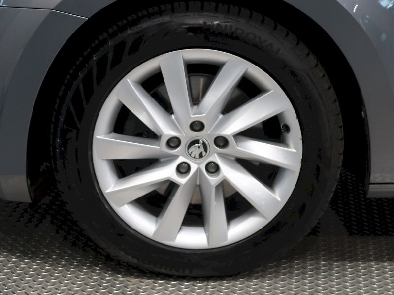 Škoda Superb (2022) STYLE 2.0TDI 147KW 4x4 DSG TAŽ - fotka 12 z 44