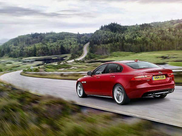 Jaguar XE.