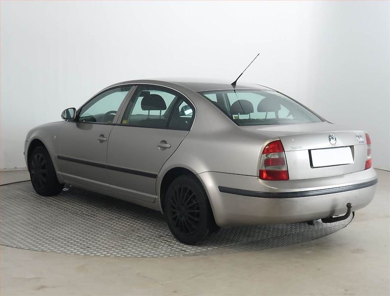 Škoda Superb (2008) 1.9 TDI, Tažné, Klima - fotka 4 z 14