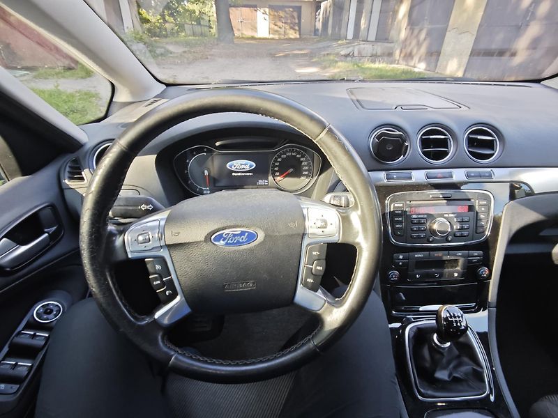 Ford S-MAX (2010) - fotka 11 z 18