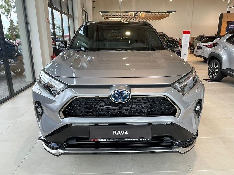Toyota RAV4 2.5 4x4 Plug-In Selection - fotka 4 z 25
