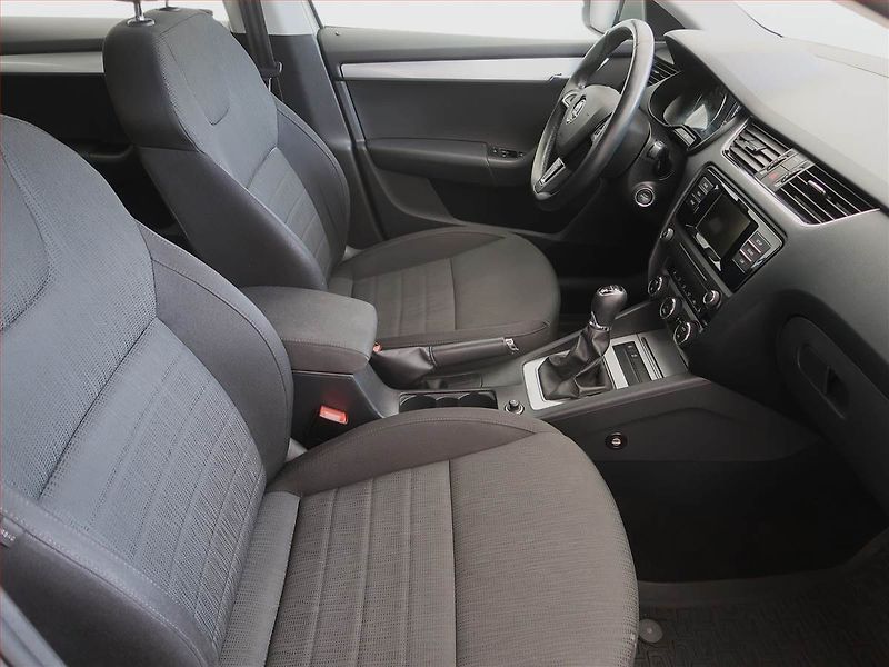 Škoda Octavia (2016) Style 2.0 TDI, Serv.kniha - fotka 9 z 20