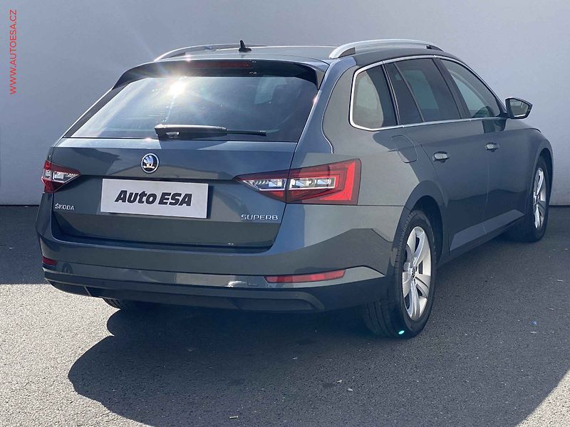 Škoda Superb (2018) 2.0 TDi, Style, DSG, bixen - fotka 4 z 17