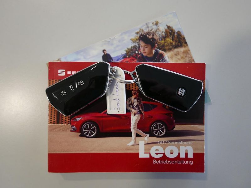 Seat Leon 2,0TDI 110kW Style DSG Automat - fotka 34 z 36