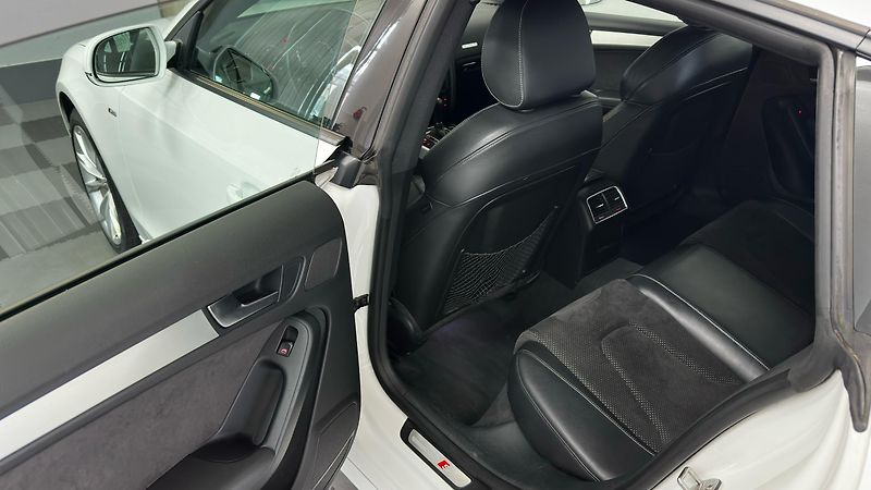 Audi A5 QUATTRO / 2 SADY GUM  - fotka 19 z 47