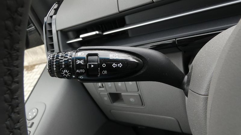 Hyundai Staria 2.2 CRDi Luxury 4x4 Auto - fotka 12 z 32