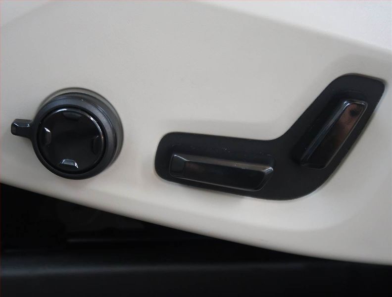 Volvo XC90 (2021) B5 AWD - fotka 23 z 28