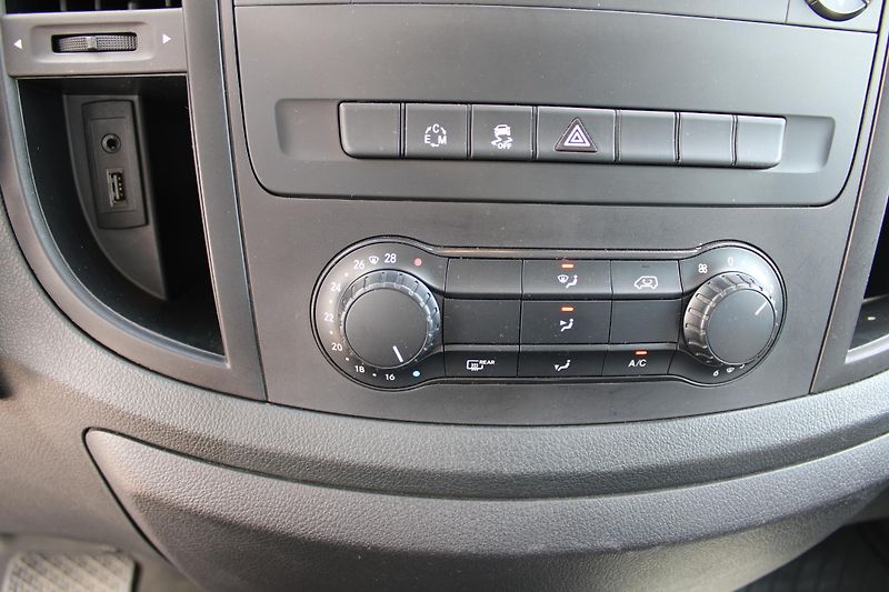Mercedes-Benz Vito 2,2 116CDI 5Míst Automat+klima - fotka 16 z 26