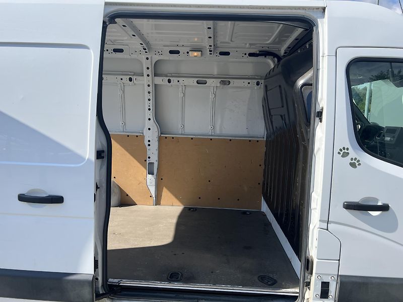 Opel Movano (2021) 2.3CDTi 100kW L2H2,AC - fotka 22 z 27