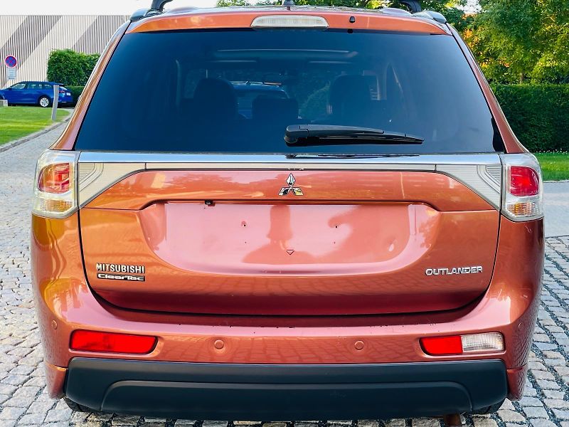 Mitsubishi Outlander 2.2D 4x4 7MÍST KAMERA SERVISKA - fotka 15 z 50