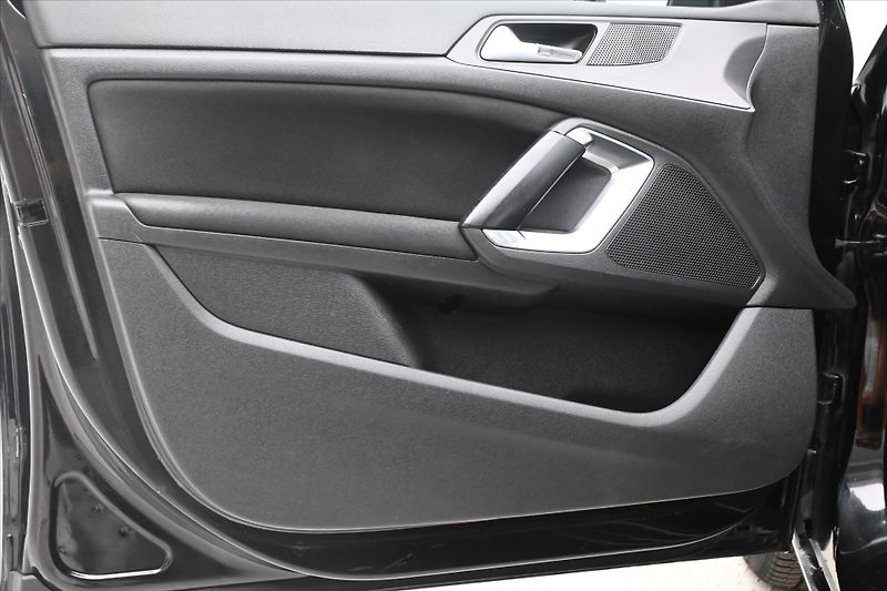 Peugeot 308 1,6 BlueHDi 73kW tažné Záruka - fotka 23 z 29