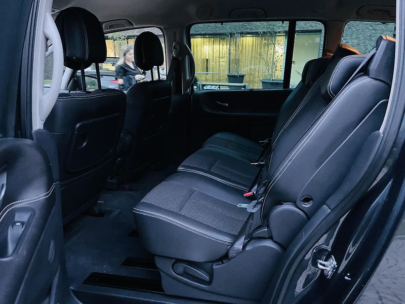 Renault Grand Espace 2.0dCi MANUÁL VÝHŘEV SENZORY - fotka 29 z 38
