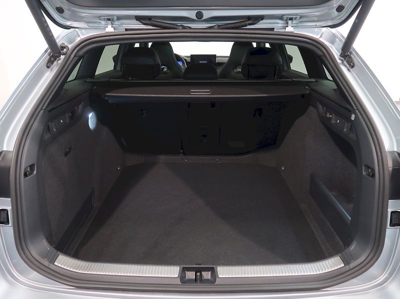 Škoda Superb (2026) SPORTLINE 2.0TDI 142kW 4x4 DSG - fotka 42 z 42