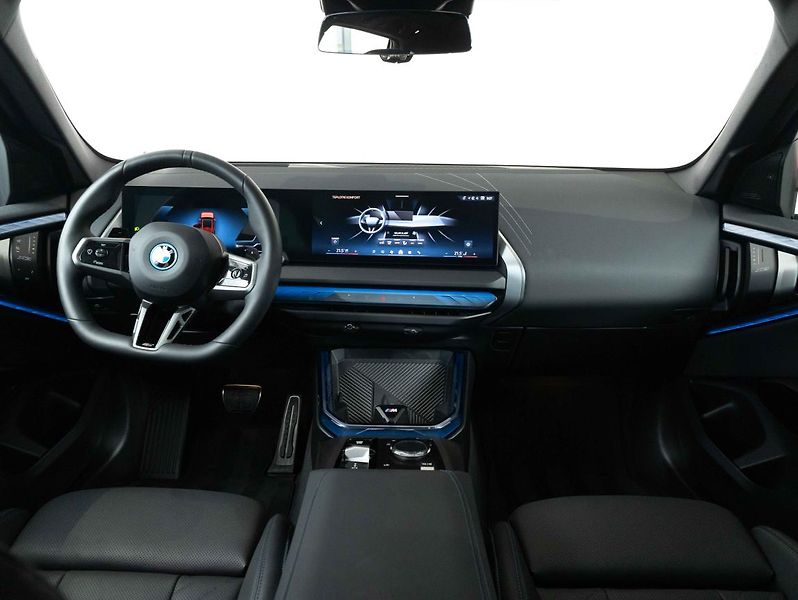 BMW X3 30e xDrive - fotka 12 z 24