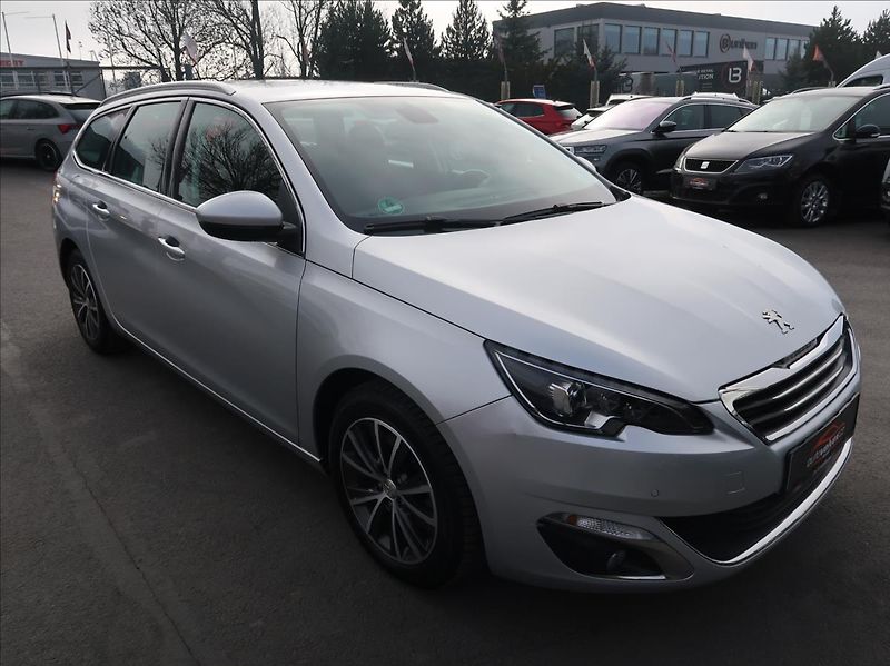 Peugeot 308 2,0 BHDi,110kW,NovéČR,DPH - fotka 2 z 23