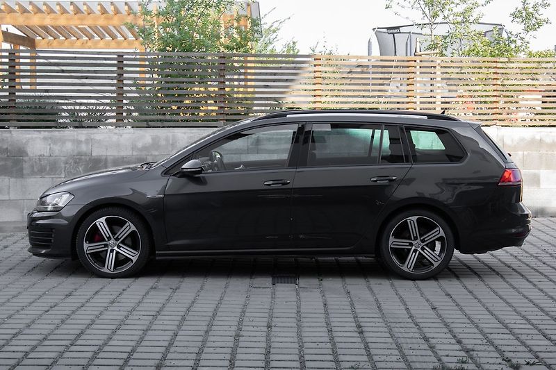 Volkswagen Golf - fotka 8 z 29