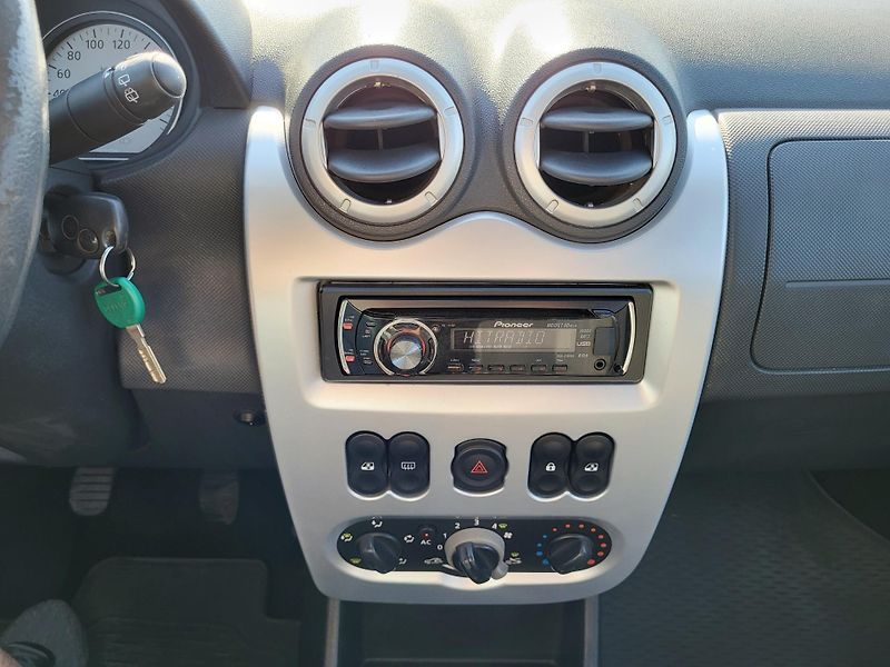 Dacia Logan MCV 1.6 i 16V ARCTICA 7-míst - fotka 14 z 48