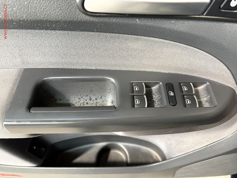 Volkswagen Touran (2014) 1.2 TSi, Comfortline, TZ - fotka 12 z 14