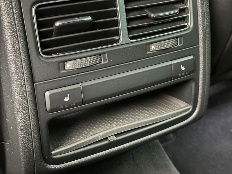 Volkswagen Touareg 3,0 TDI V6 193kW R-Line CZ - fotka 16 z 29