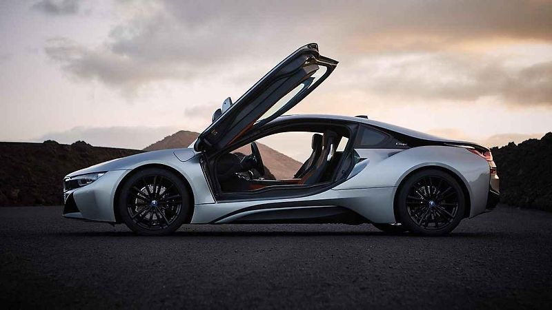 BMW i8 Roadster a i8 Coupé.