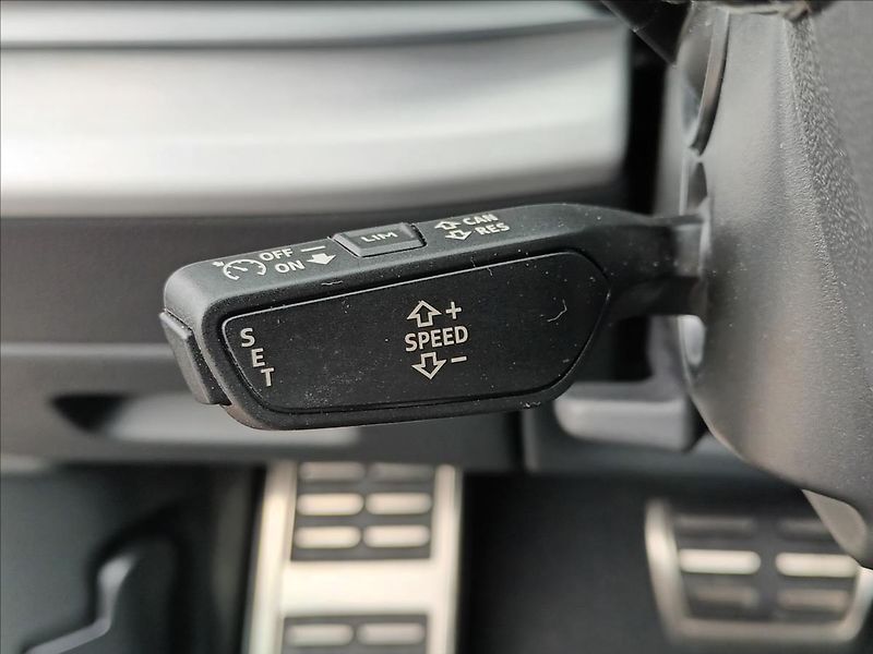 Audi Q8 3,0 TDI,210KW,S-line,1MAJ,LED, - fotka 30 z 37