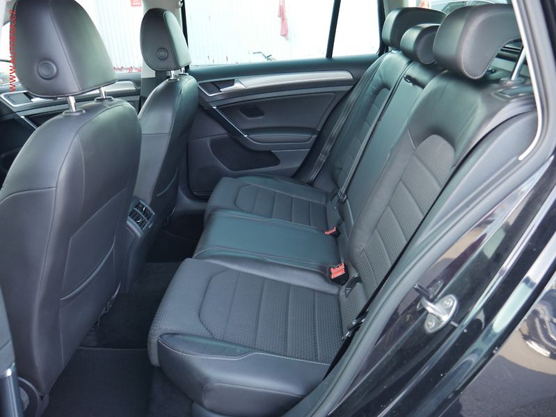 Volkswagen Golf (2014) 1.4 TSi, DSG, výhř.sed. - fotka 10 z 24